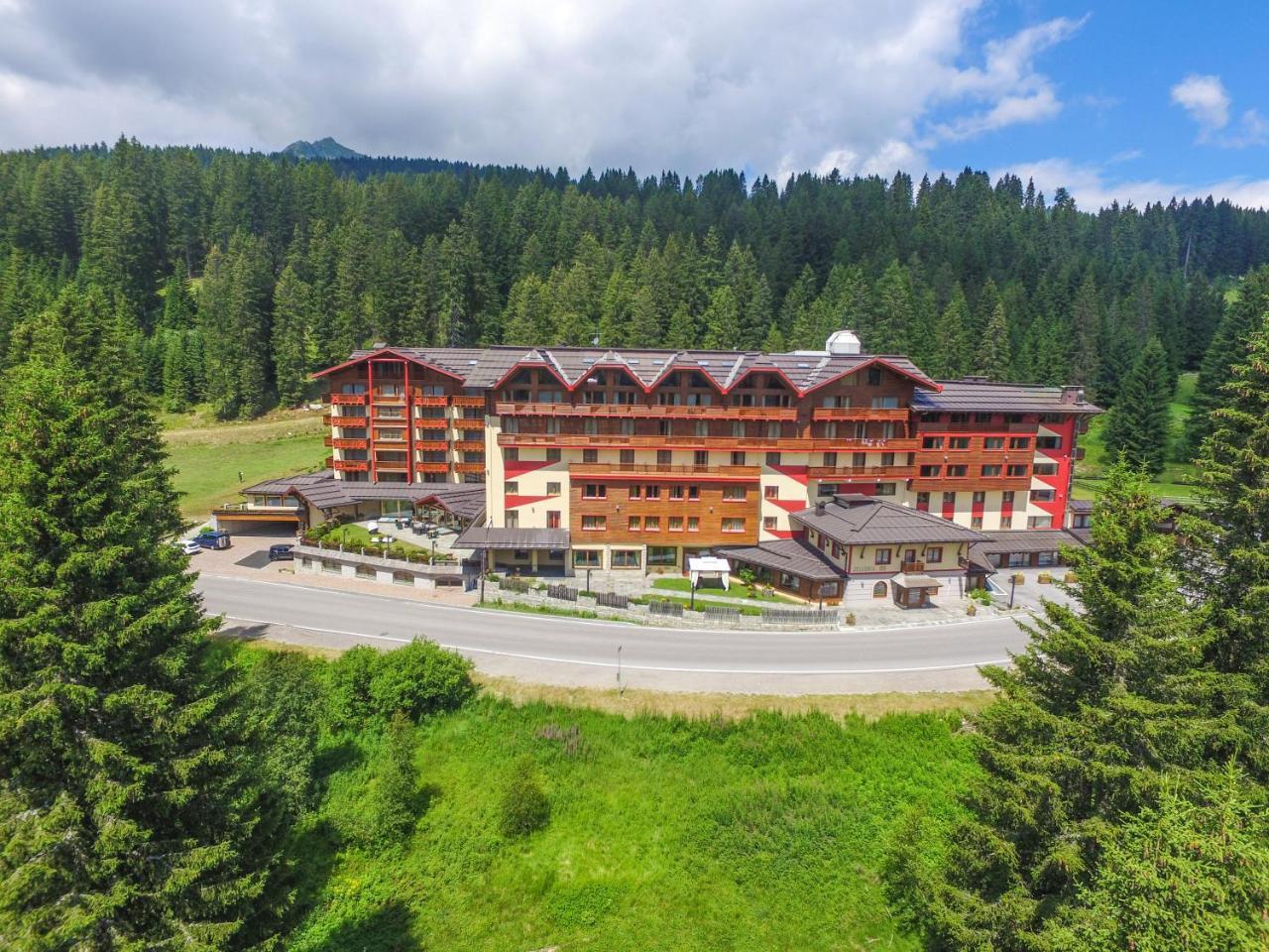 Carlo Magno Hotel Spa Resort Madonna Buitenkant foto